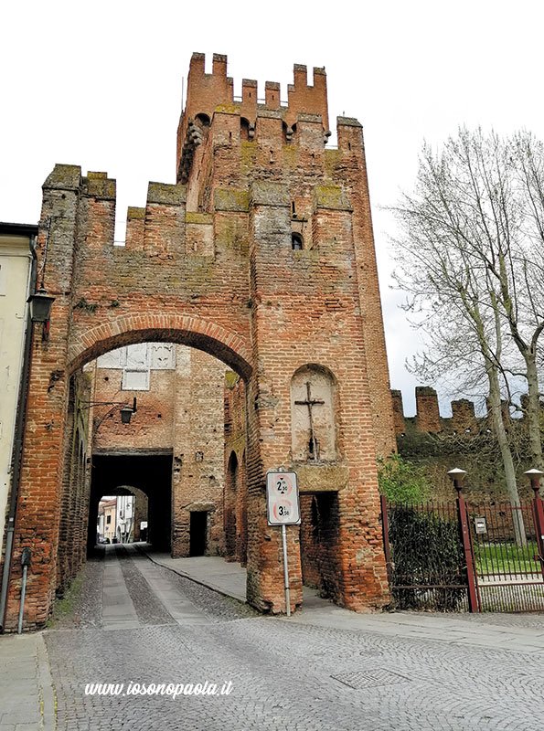 rocca degli alberi